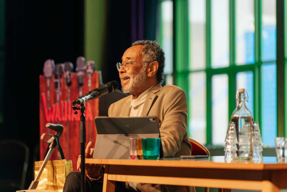 Glenn Helberg spreekt tijdens conferentie Nooit meer elke dag weer over trauma-geïnformeerde samenleving.